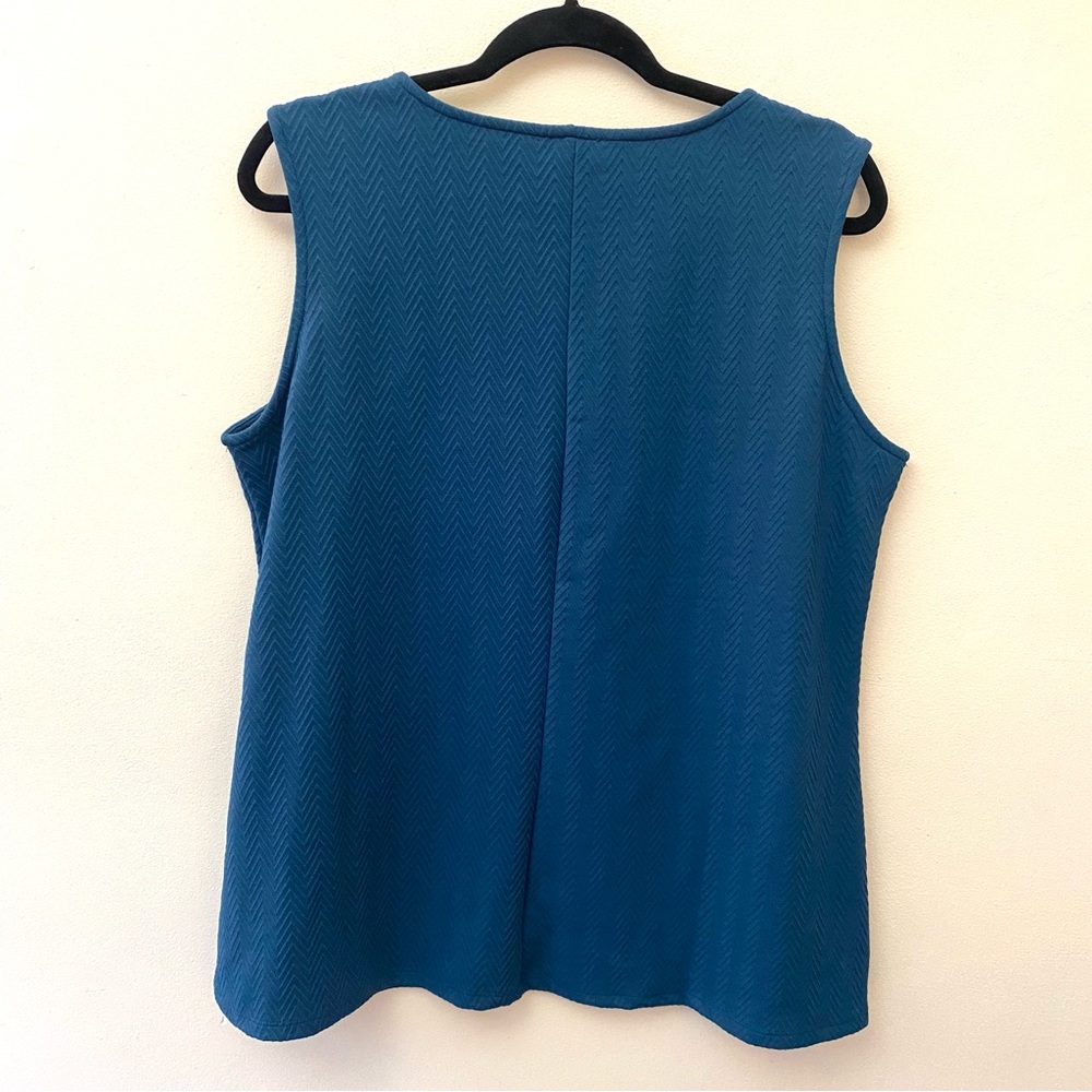 Avenue teal zig zag textured sleeveless keyhole opening top size 14 - Picture 8 of 8
